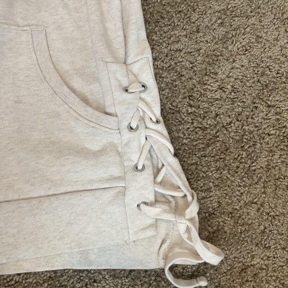 Gap Women’s Hoodie - Picture 2 of 3